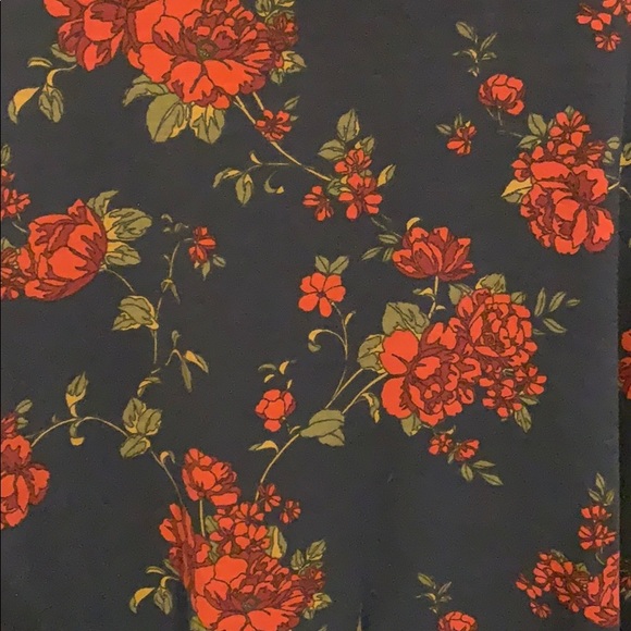 Lularoe lynnae - Picture 2 of 3